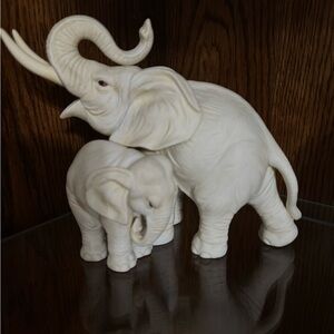 Andrea By Sadek Cream Elephant Sculpture Set